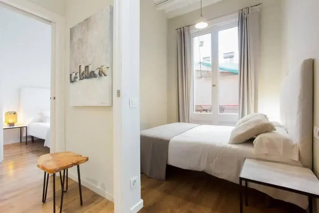 Bright and modern 4bedroom with terrace in Las Ramblas P2