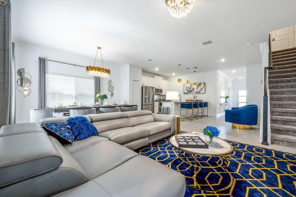 Luxury Chic Modern Home Prime Location