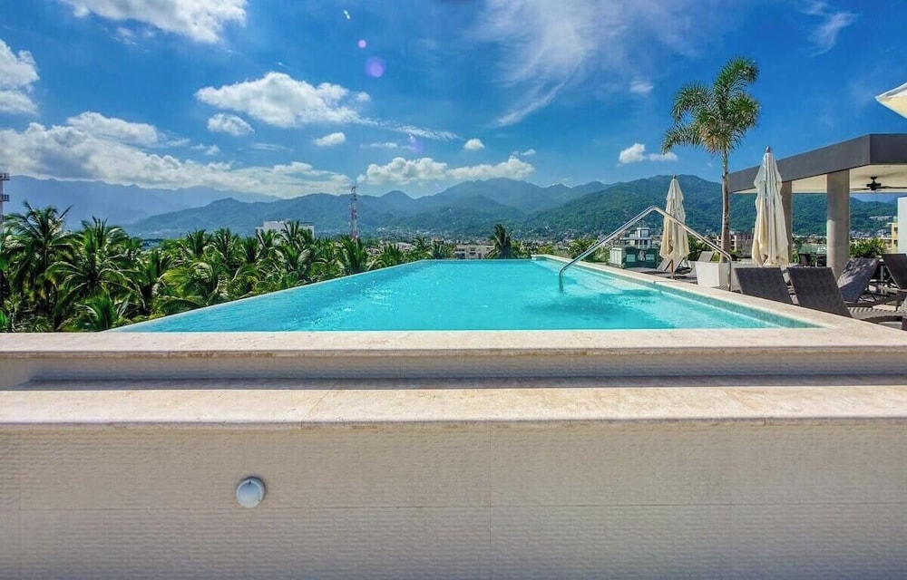 Amazing 2 BR Condo in Versalles - Rooftop Pool