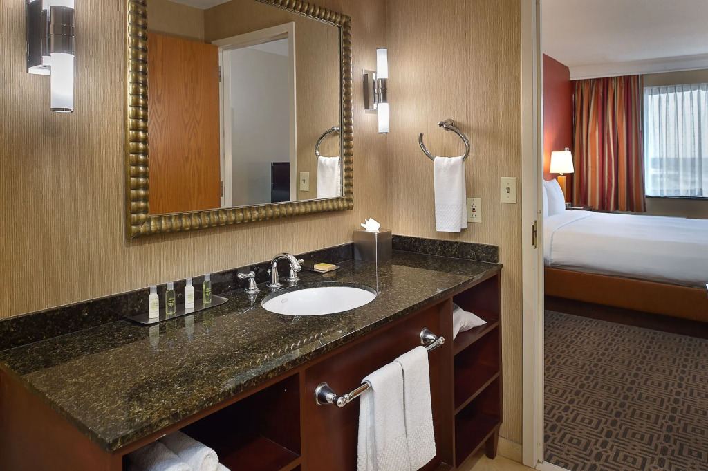 DoubleTree by Hilton Hotel St. Louis - Chesterfield