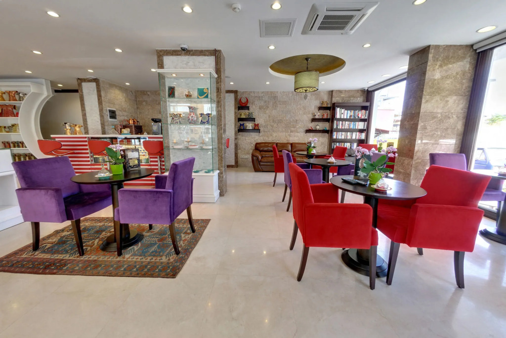 The Magnaura Palace Hotel