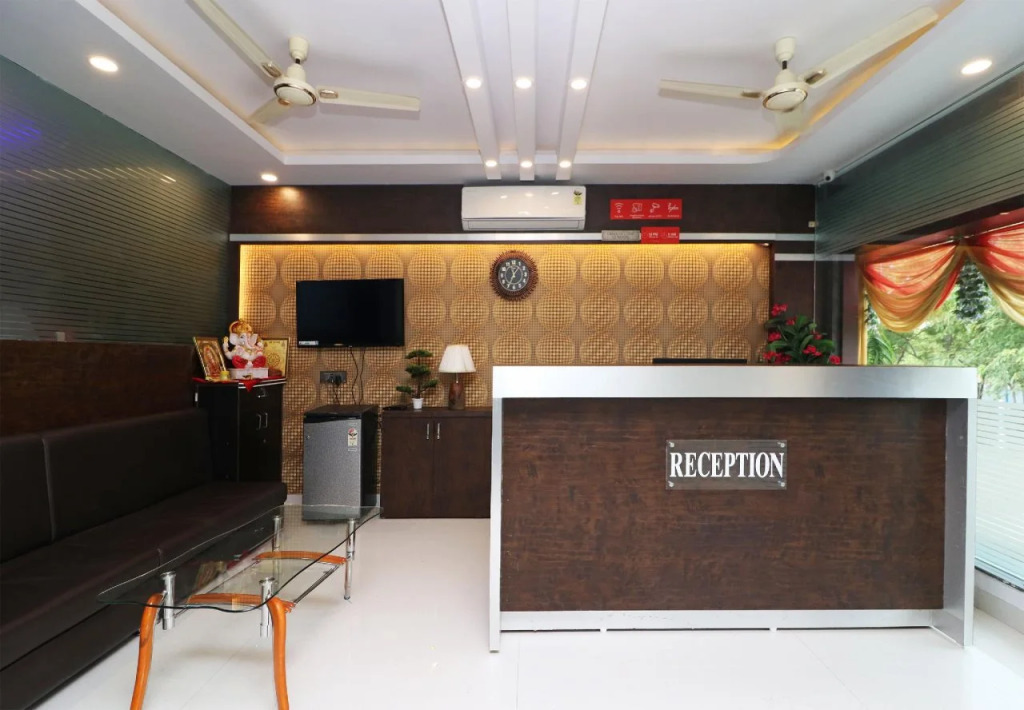 OYO 15671 Hotel Jalsa Dlx
