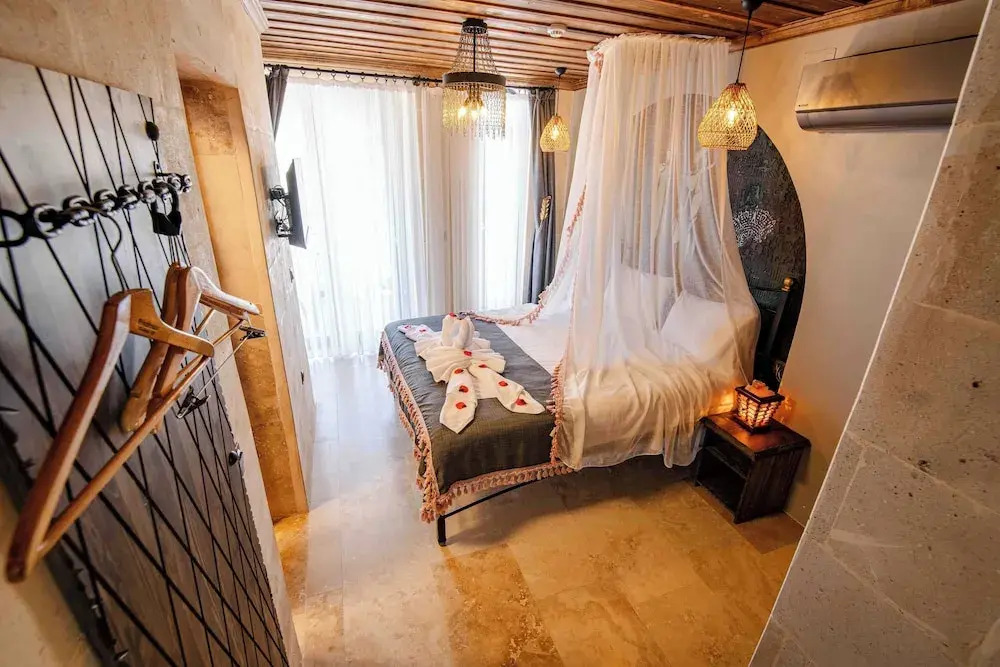 Alika Castle House