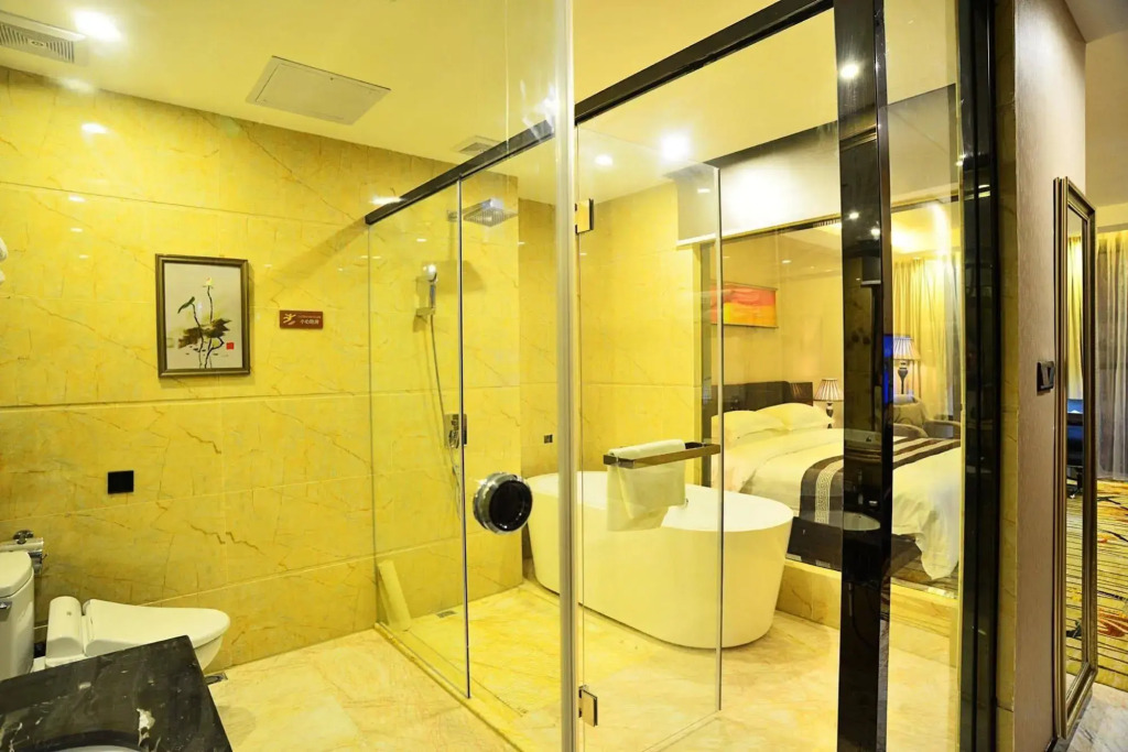 Liang Fan Holiday Inn