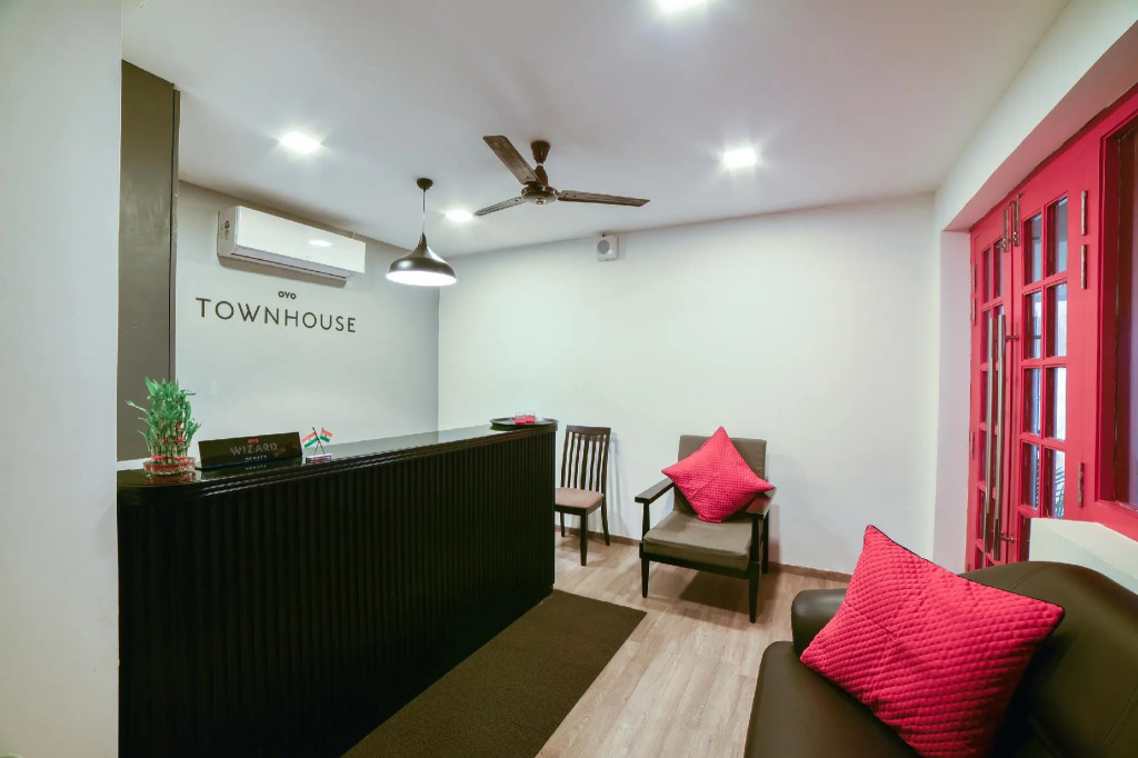 OYO Townhouse 261 Jayam nagar