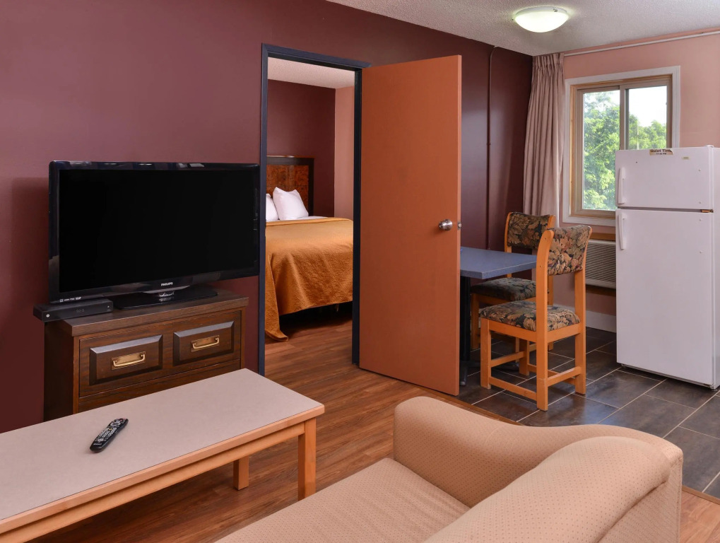 Canadas Best Value Inn & Suites-Castlegar