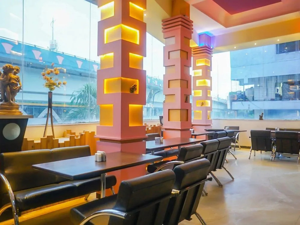 OYO Flagship 15921 Hotel Golden Rock