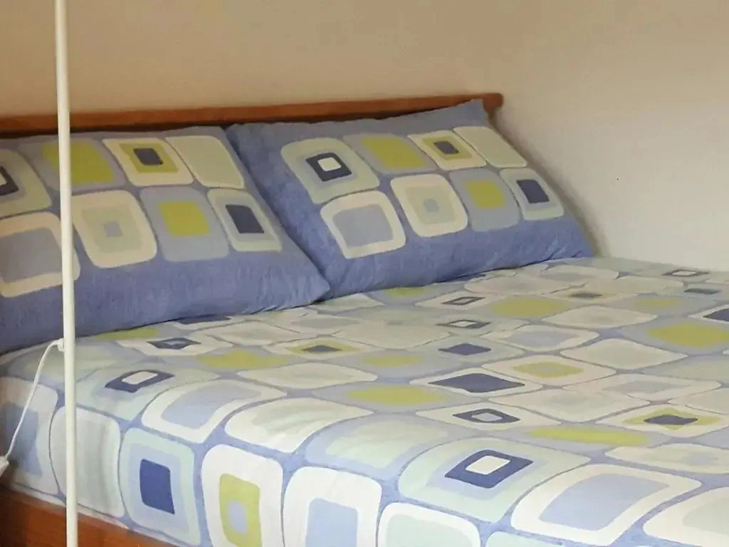 2 double rooms available in 3 bedroom house