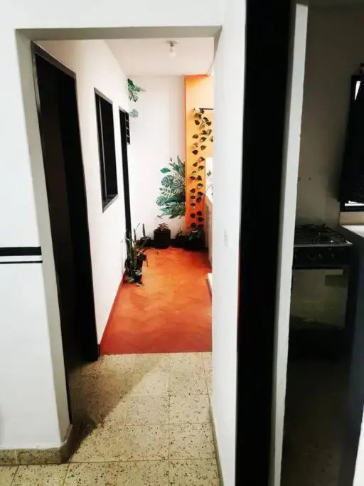 Hermoso apartamento en el centro historico de San Gil, junto a agencias de turismo, restaurantes, Gallineral, transporte, supermercado, panaderia, parking I 2