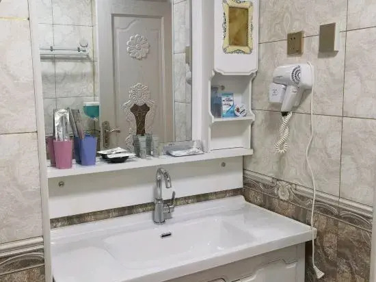 Kaiyiyue Apartment (Qiqihar Wanda Plaza Store)