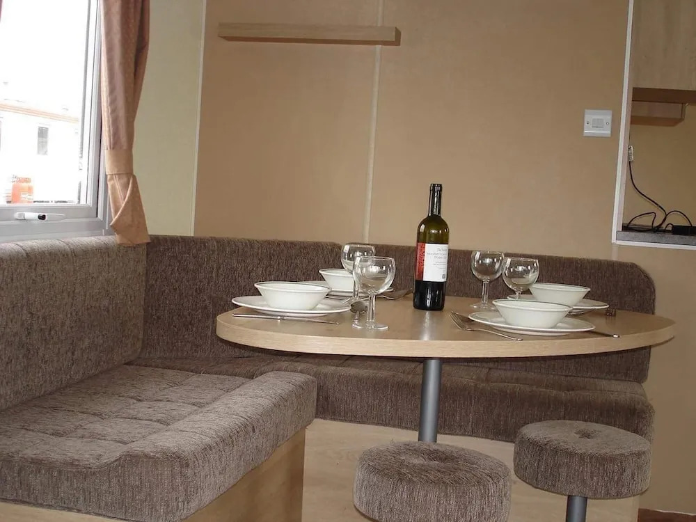 2 Bedroom Caravan in Hunstanton Dogs go Free