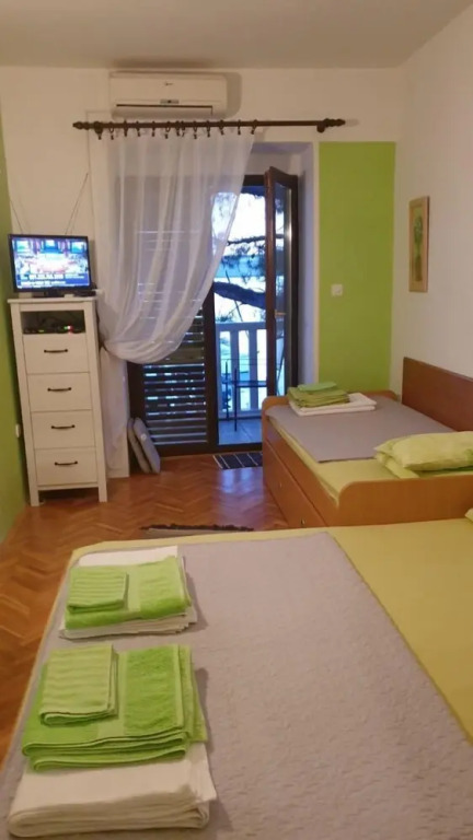 Ani - 10 M From the sea - SA1 Zeleni