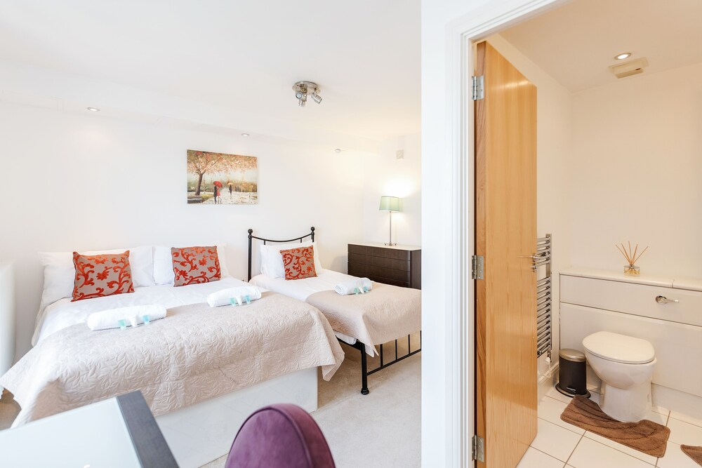 Premium London Excel Apartment