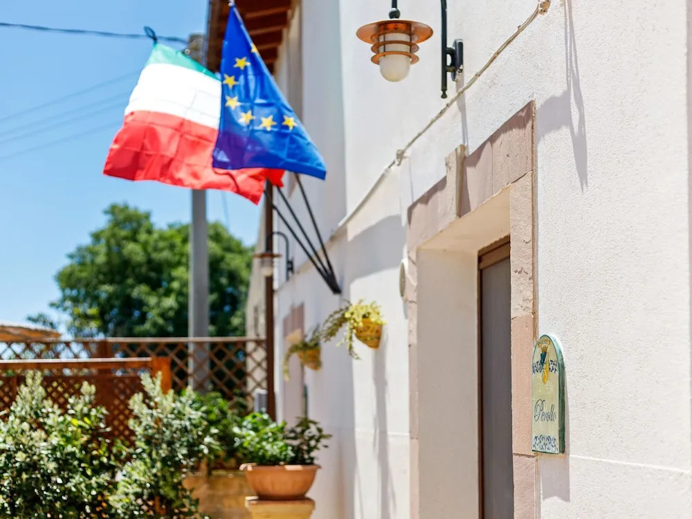 Charming Holiday Home in Sciacca With Swimming Pool