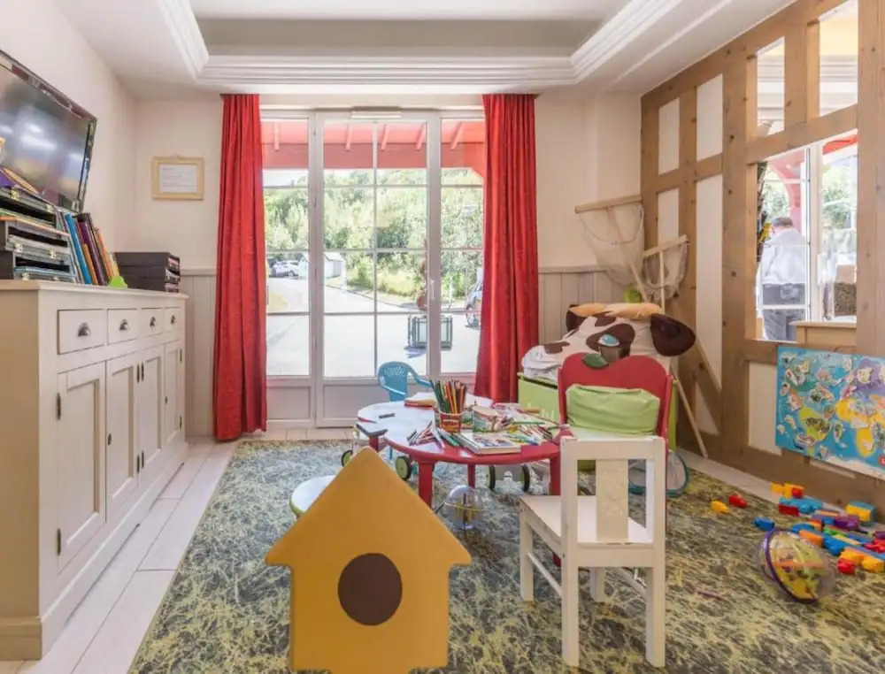 Luxe Normandy Duplex for 8 With Pool