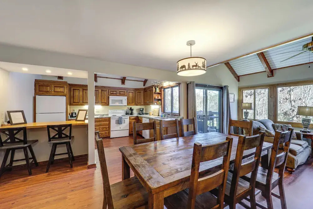 1/4 Mi to Golf & Skiing! Sugar Mountain Getaway