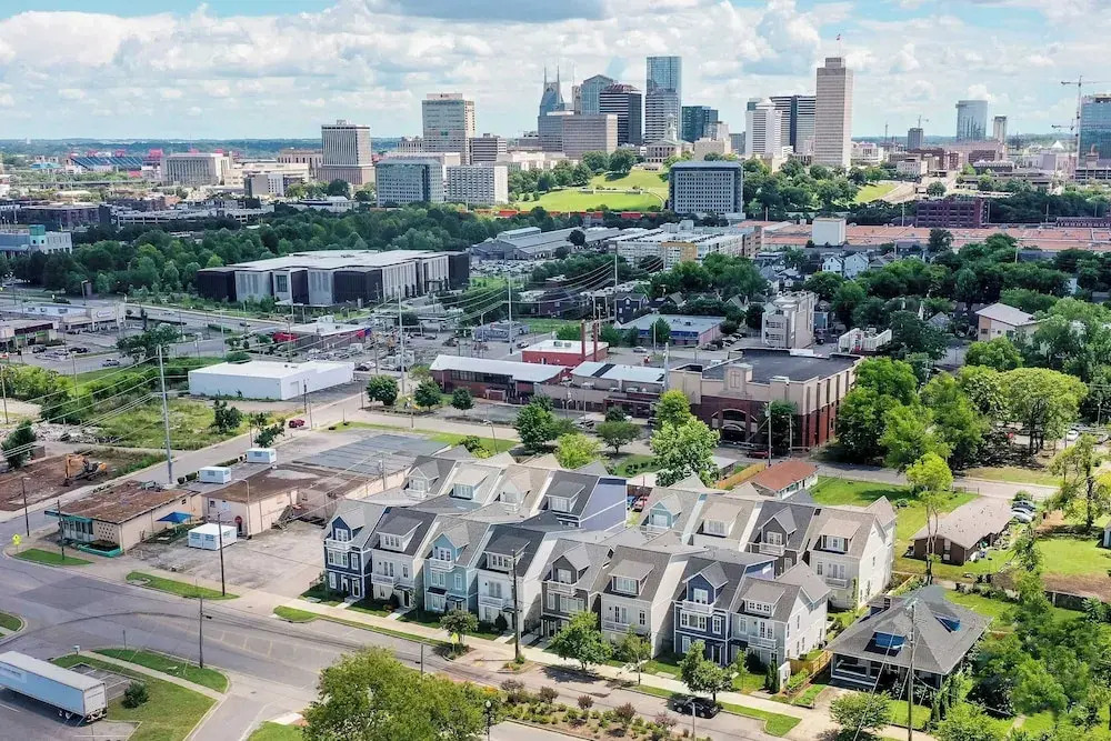 Sleeps 36 3 Townhomes, 12bdr, Mins to DT + Broadway Painted Ladies Nashville