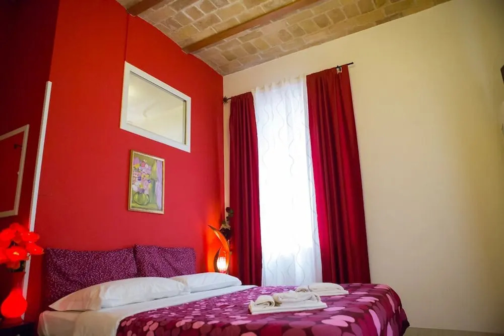 Strawberry House Bed & Breakfast