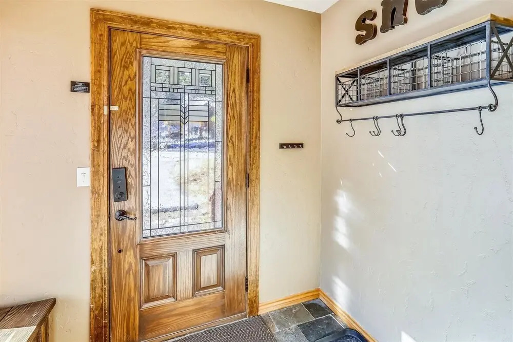 Wagon Wheel Retreat 4 Bedroom Home by RedAwning