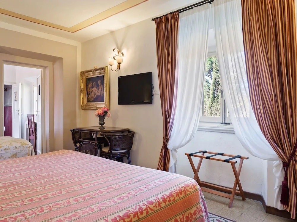 Classic Villa in Firenze with Whirlpool