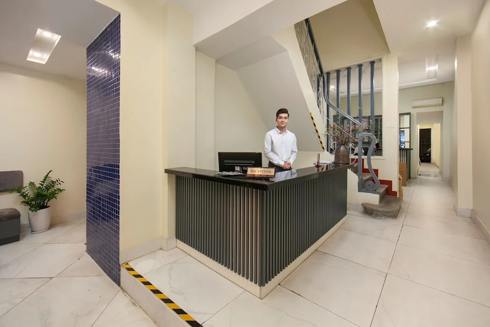 Queen Cafe Hotel