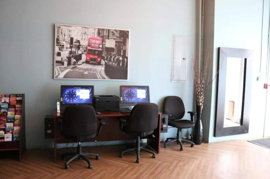 Parsian Evin Hotel
