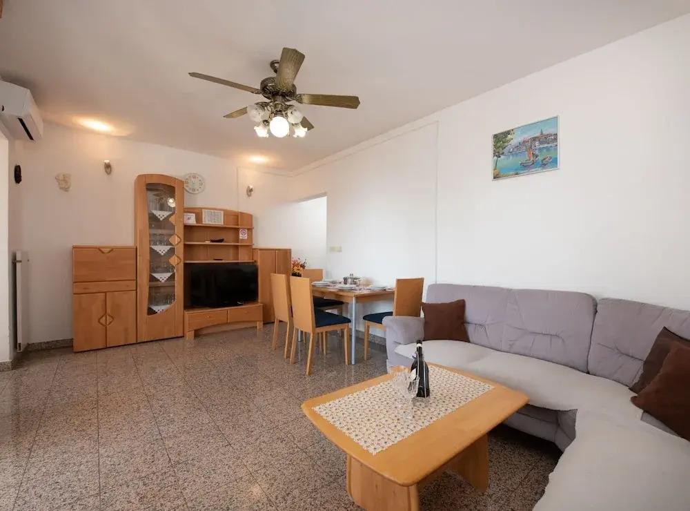 Cozy Icici Apartment With Sea View