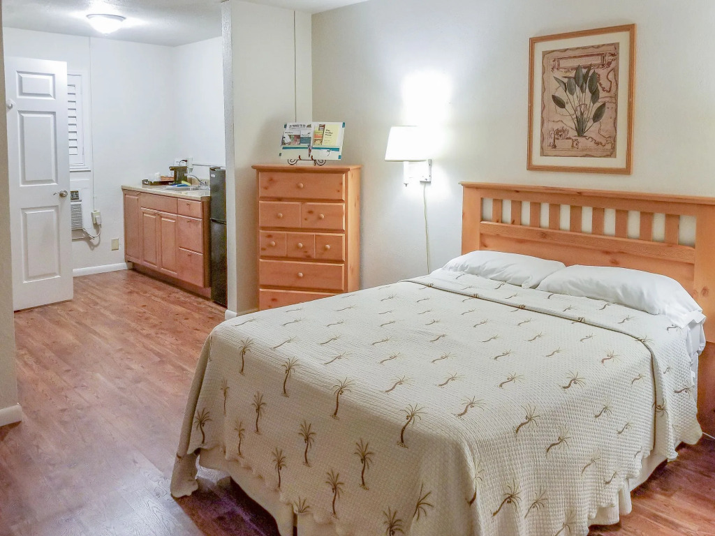 Tequesta Palms Inn