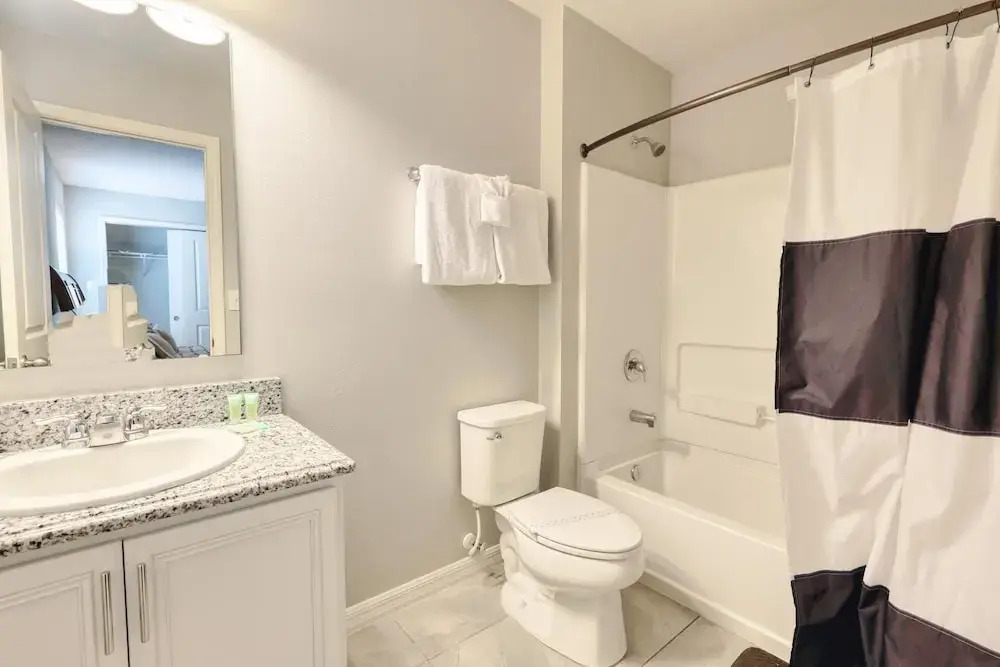 Cinthia s 4-bed Compass Bay Vacation Townhome