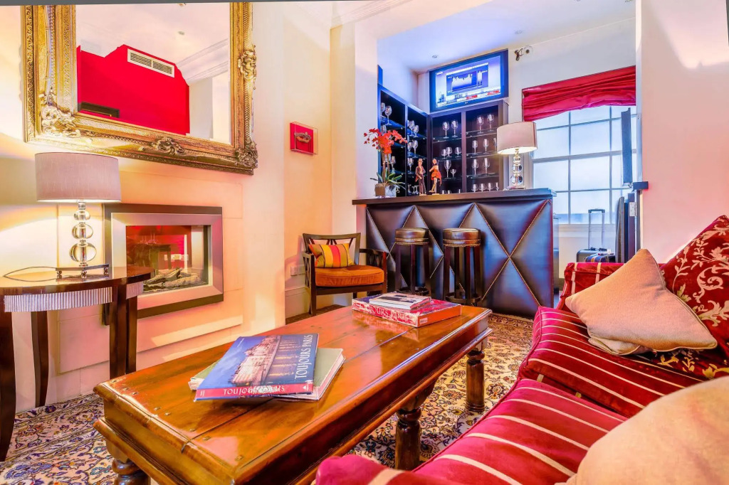 The Tophams Hotel