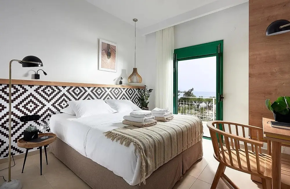 Seafront Villa With Private Pool and Kids Playground 300m From Restaurants