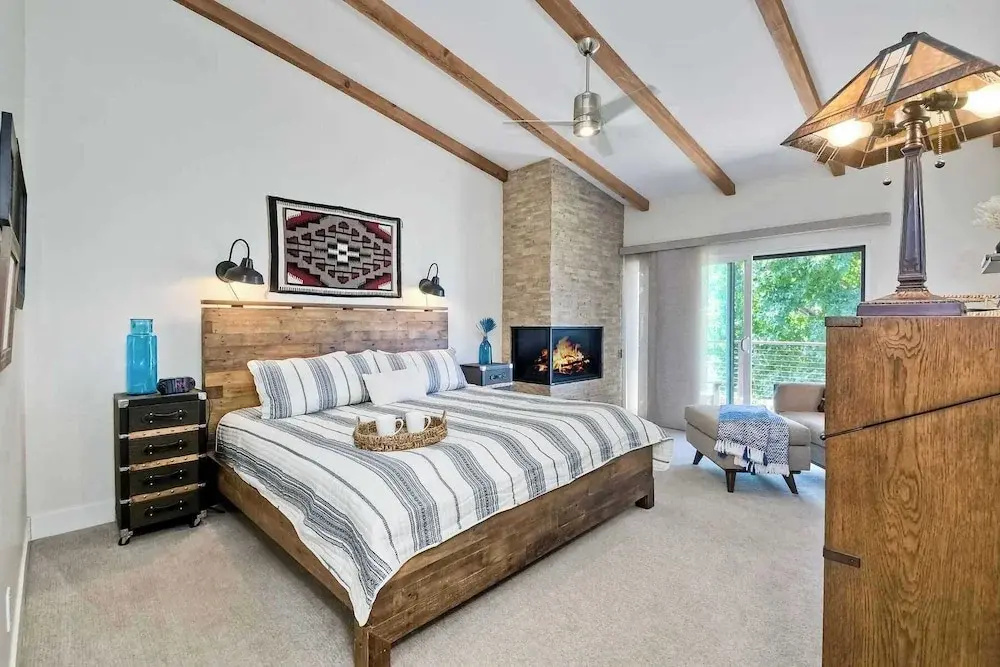 Fresh & Modern 3 BDR Just Blocks From Beach!