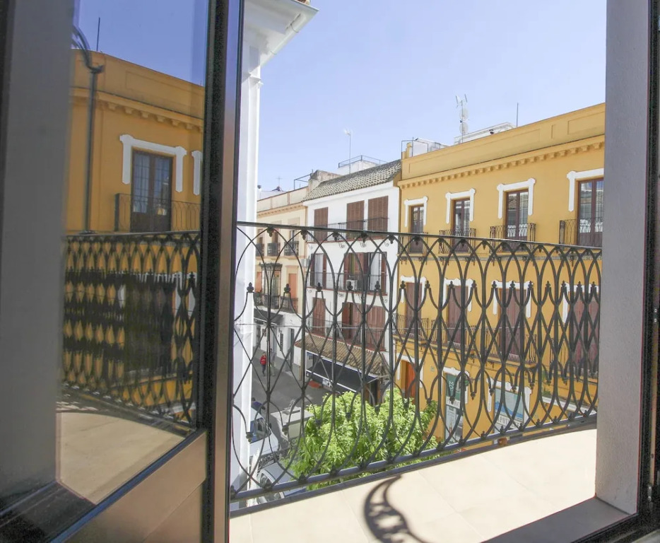 Deluxe Apartment with Giralda views