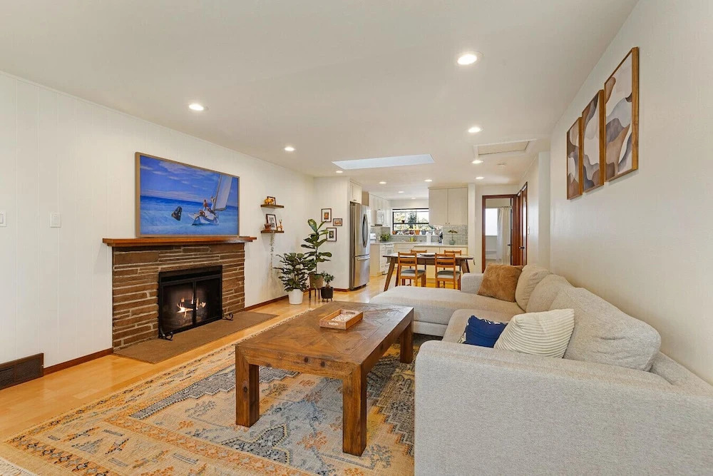 3BR Seattle Home w Spacious Yard Near Northgate