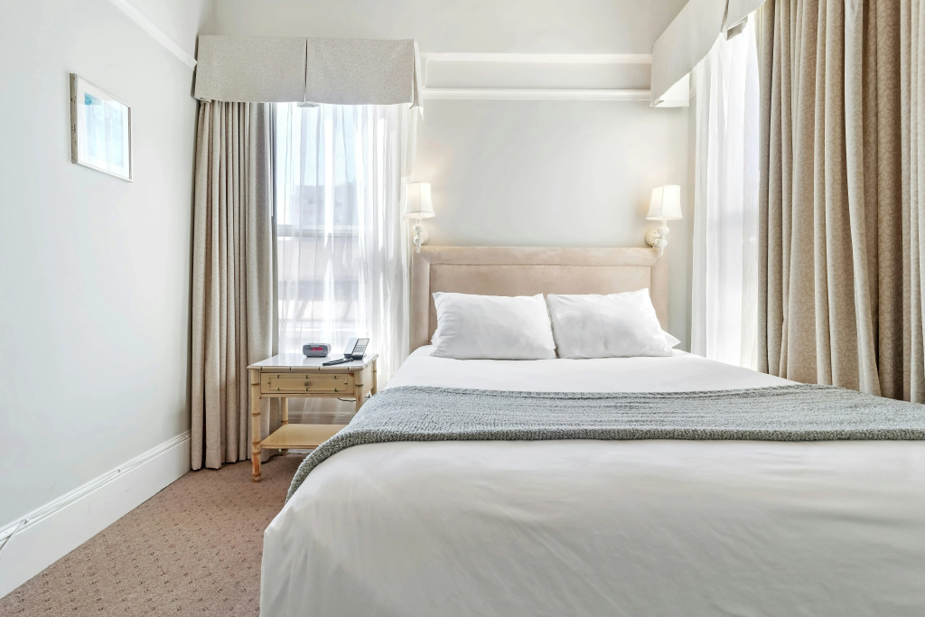 Cornell Hotel