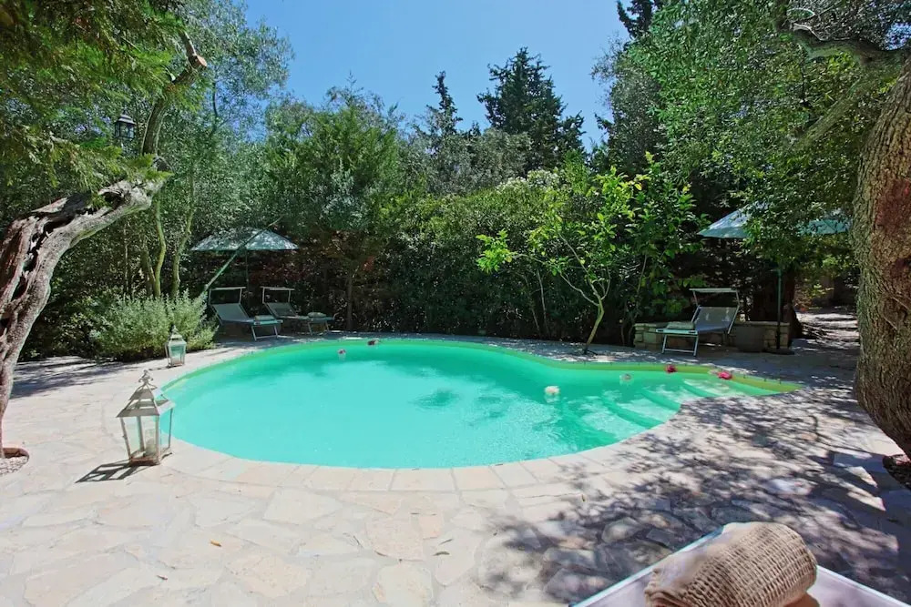 Lili Luxury Cottage in Ozias