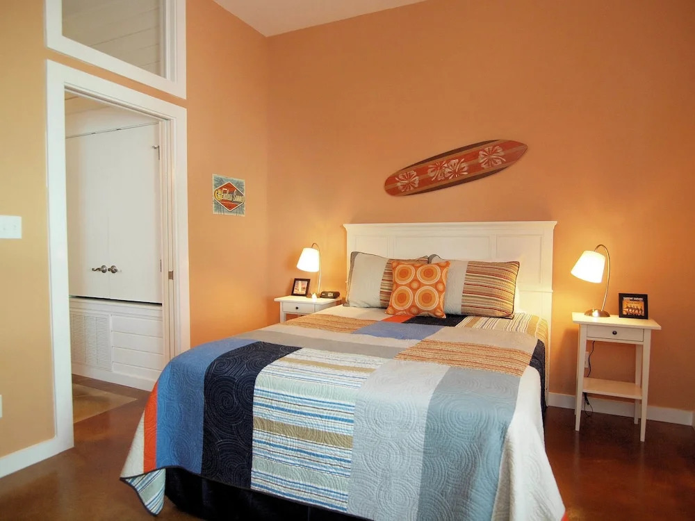 The Sea Monkee Pb216 3 Bedrooms 2 Bathrooms Condo