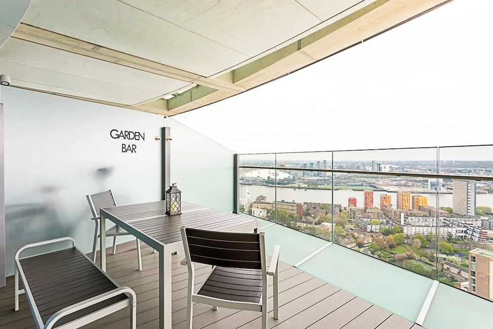 The Panoramic Urban Oasis