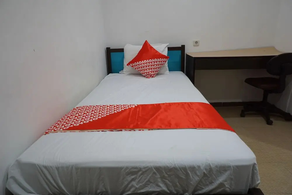 OYO 92863 Hotel Blessing