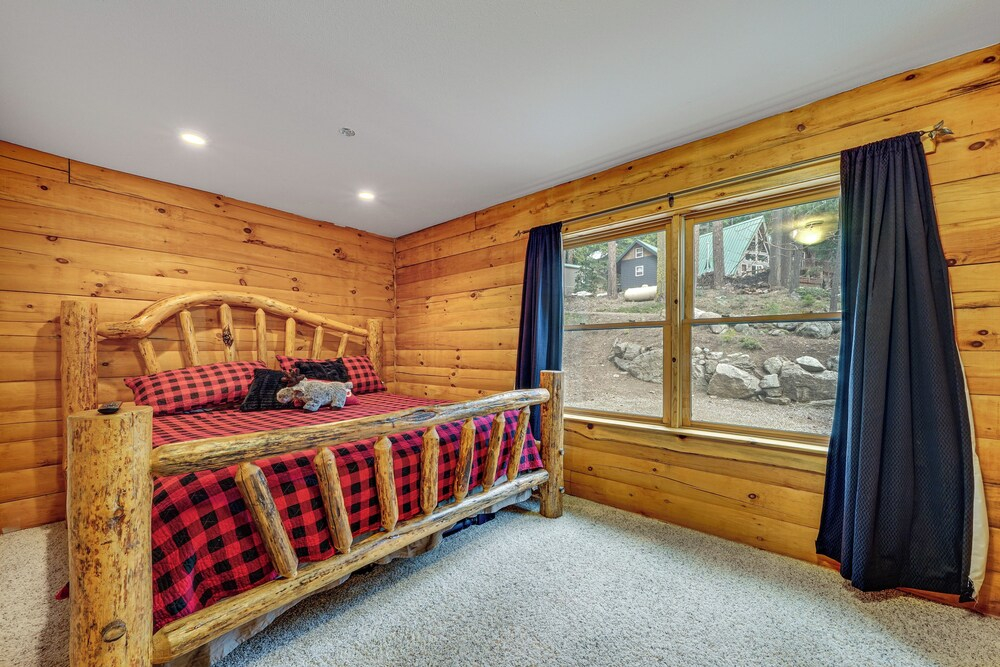 1 Mi to Cle Elum Lake! Family Cabin w/ Game Room