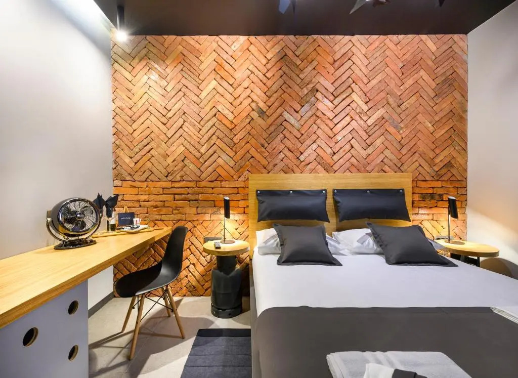 Split Industrial Design Rooms