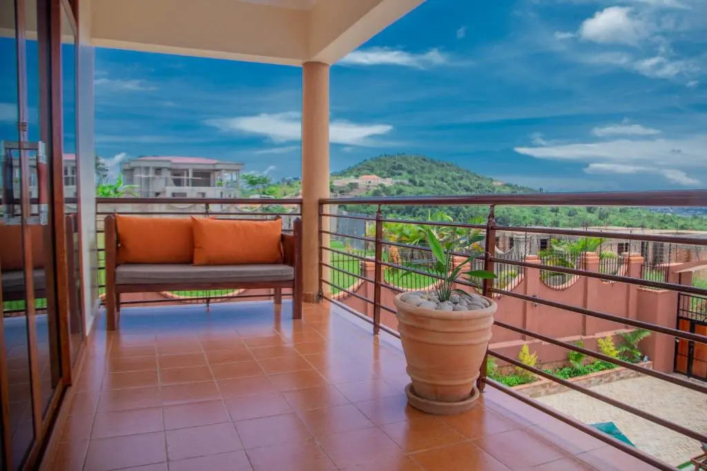 Savannah Suites