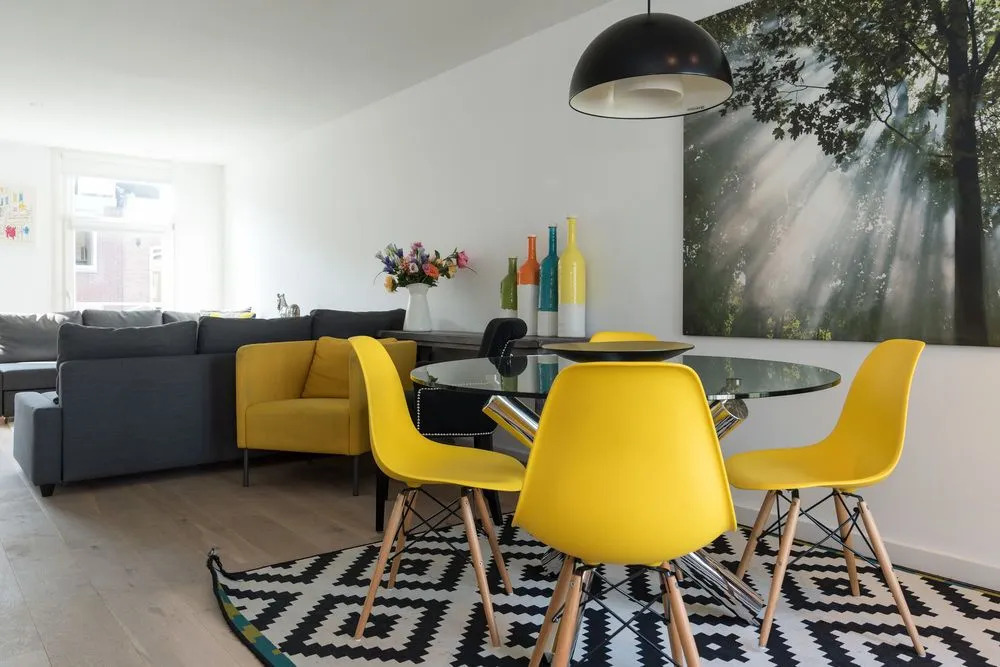 Ruby van Gogh Apartments