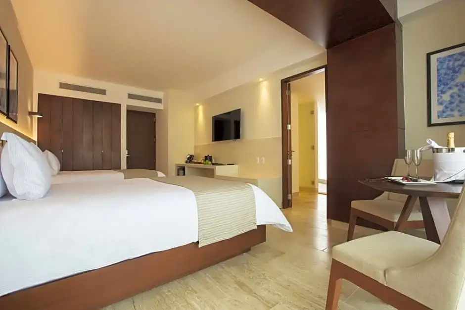 Четырёхместный люкс Altitude в Krystal Grand Cancun