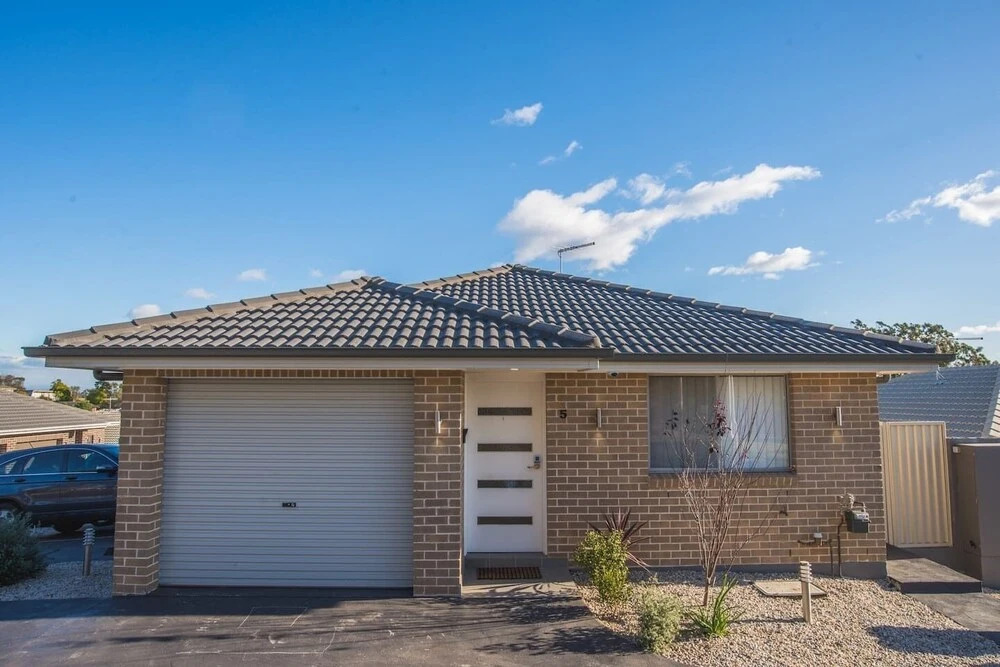 PEACEFUL 2Kingbed RootyHill Townhouse near Station