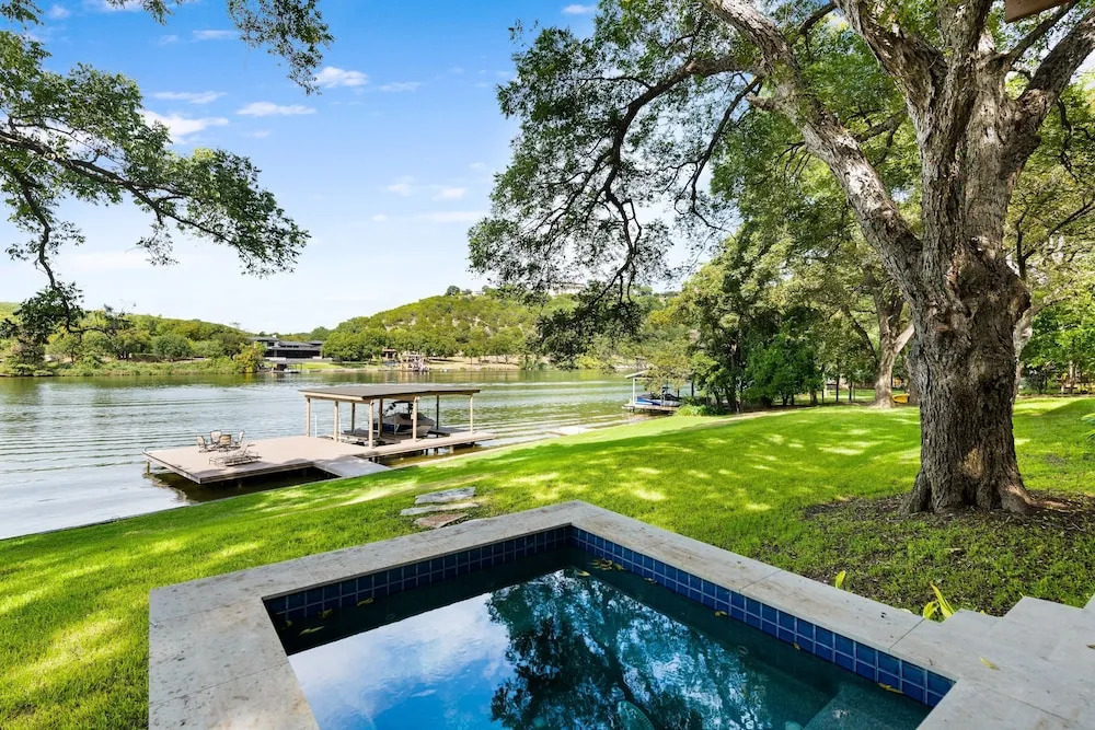 The Arrive Stillwater Estate On Lake Austin 3 Bedroom Estate