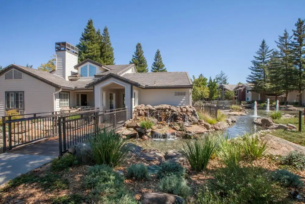 Global Luxury Suites in San Ramon