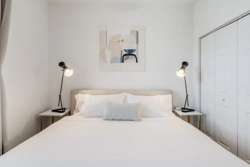 Kasa Davie Apartments