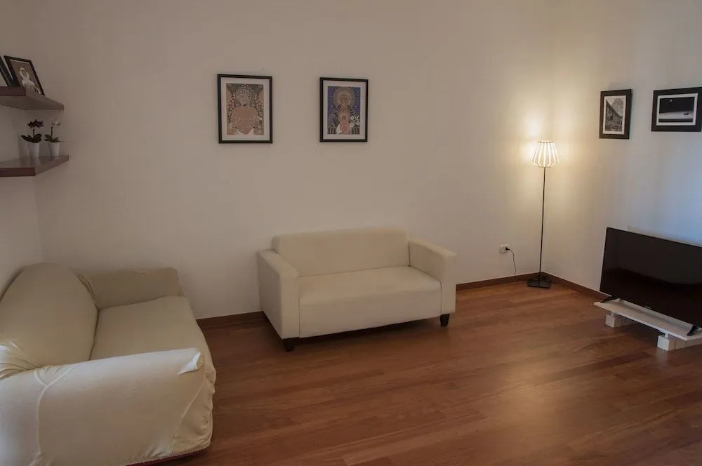 Manzoni House