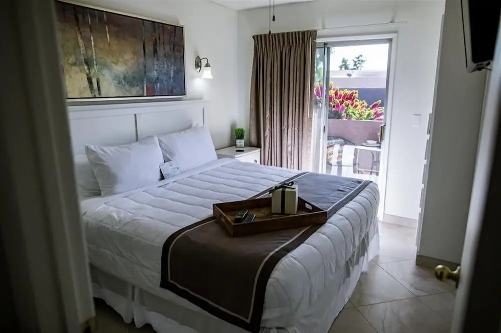 145 Fully Furnished 1BR Suite-Pet Friendly! by RedAwning
